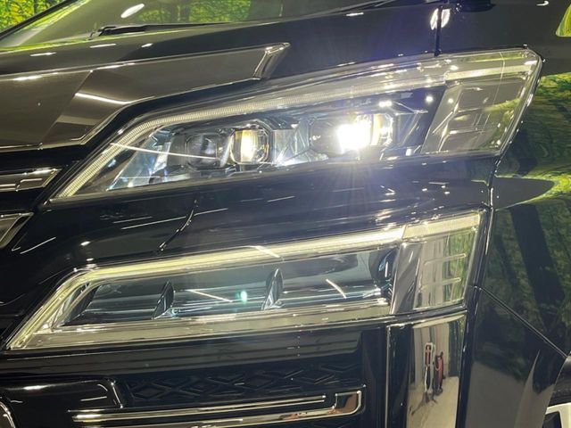 TOYOTA VELLFIRE 4WD 2018