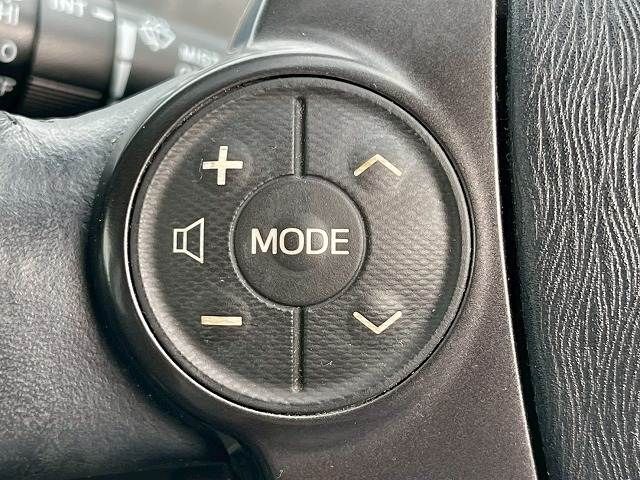 TOYOTA PRIUS Alpha 2014