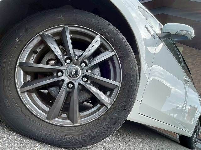 TOYOTA PRIUS Alpha 2014