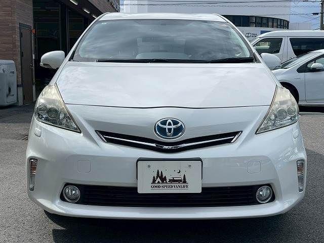 TOYOTA PRIUS Alpha 2014