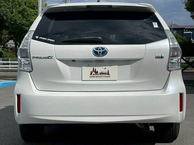 TOYOTA PRIUS Alpha 2014