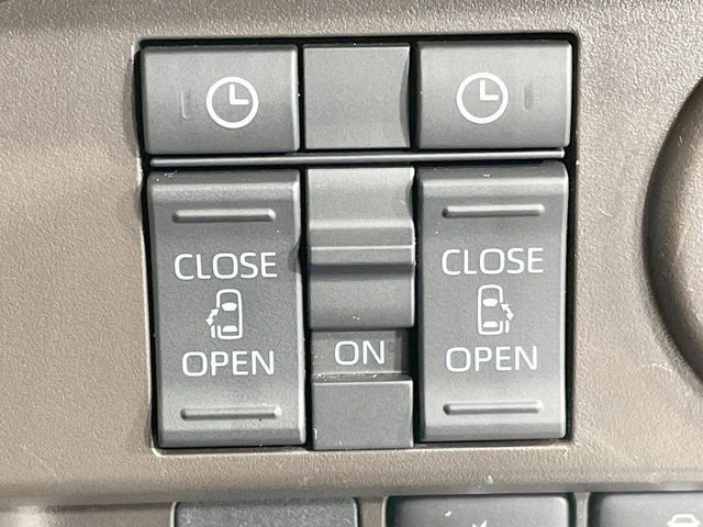 TOYOTA ROOMY 4WD 2023