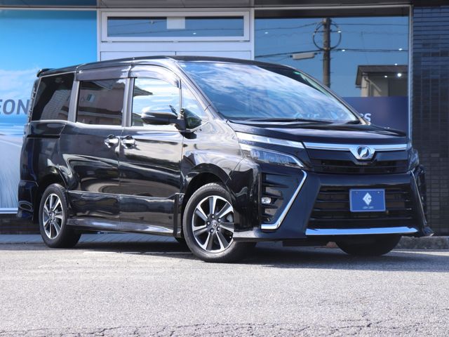 TOYOTA VOXY 2019