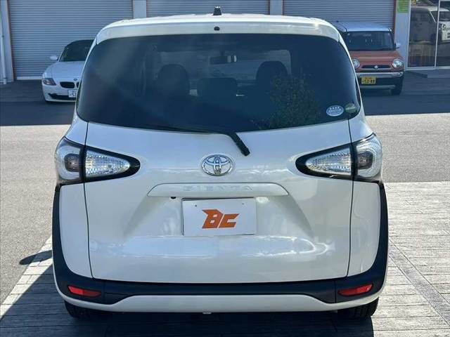 TOYOTA SIENTA 2015
