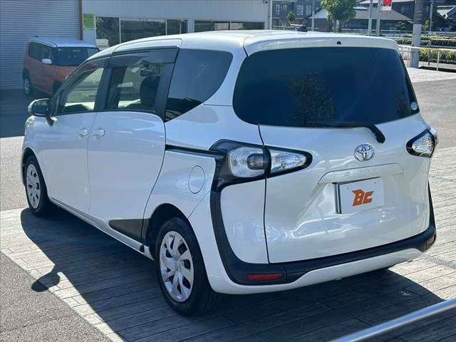 TOYOTA SIENTA 2015