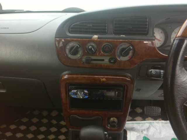 DAIHATSU MIRA GINO 2001