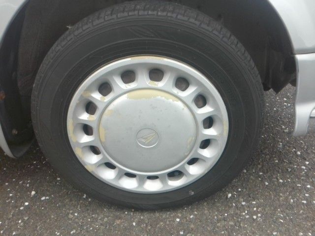 DAIHATSU MIRA GINO 2001