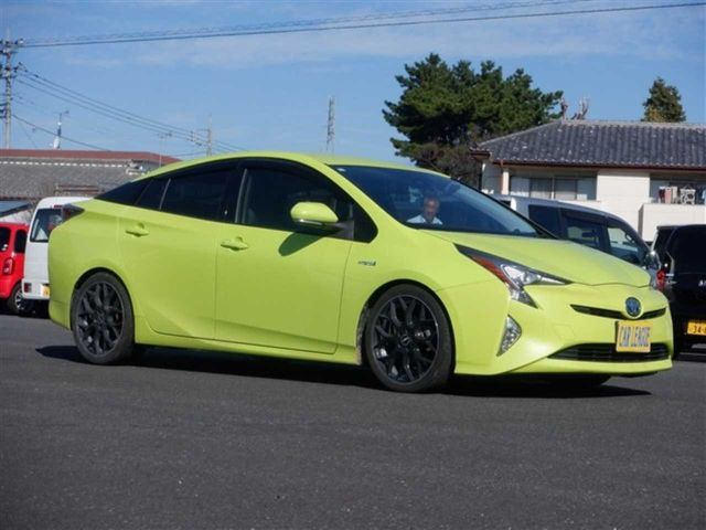 TOYOTA PRIUS 2015
