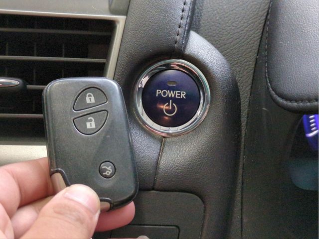 TOYOTA LEXUS HS250h 2012