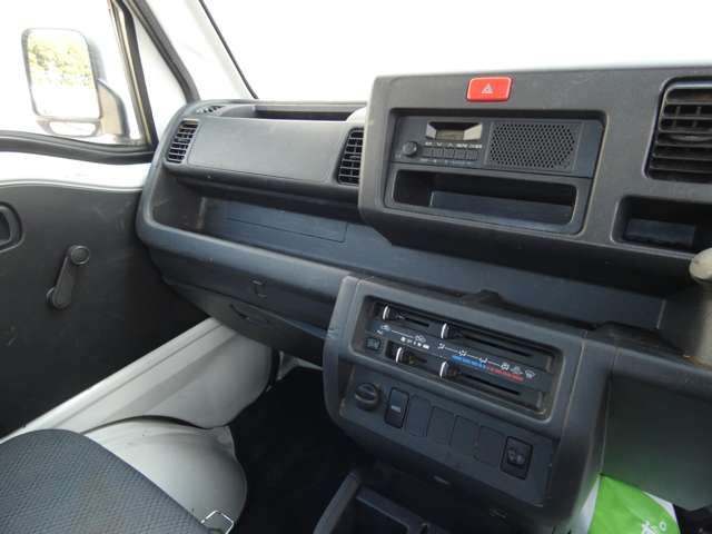 DAIHATSU HIJET truck 4WD 2017