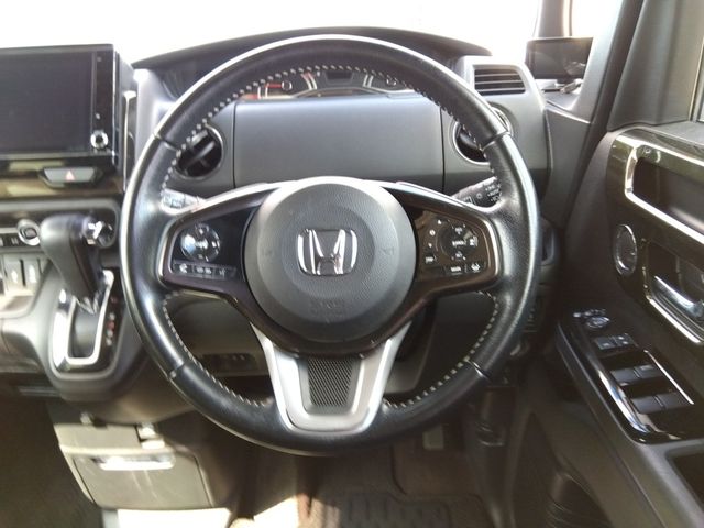 HONDA N BOX CUSTOM 4WD 2017