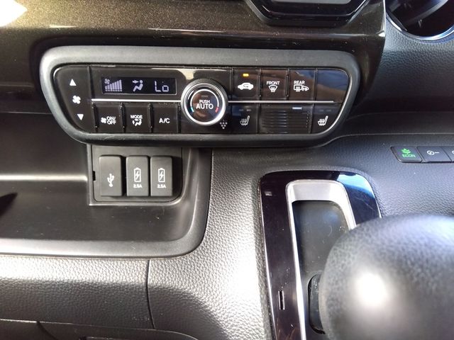 HONDA N BOX CUSTOM 4WD 2017