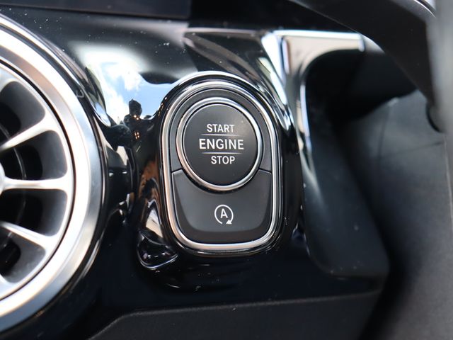 MERCEDES BENZ MERCEDES BENZ GLA class 2020