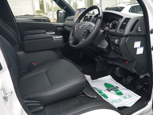 TOYOTA HIACE van 2WD 2025