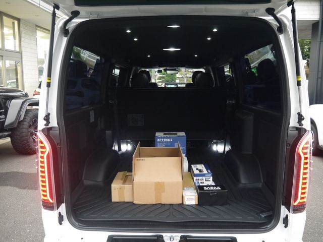 TOYOTA HIACE van 2WD 2025