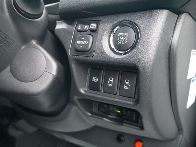 TOYOTA HIACE van 2WD 2025