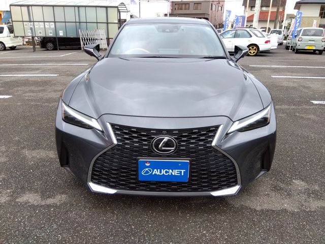 TOYOTA LEXUS IS300 2020