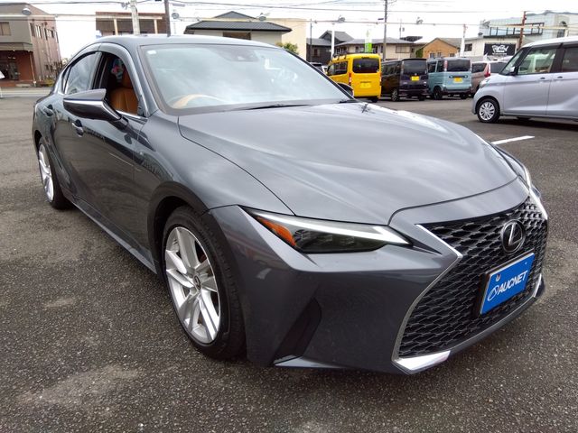 TOYOTA LEXUS IS300 2020