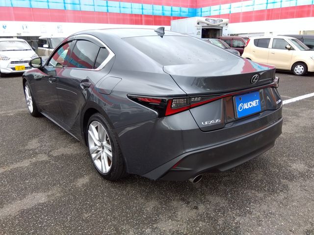 TOYOTA LEXUS IS300 2020