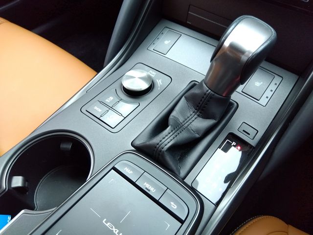 TOYOTA LEXUS IS300 2020