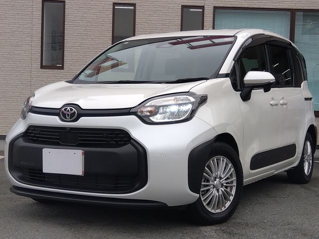 TOYOTA SIENTA HYBRID 2023