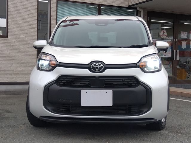 TOYOTA SIENTA HYBRID 2023