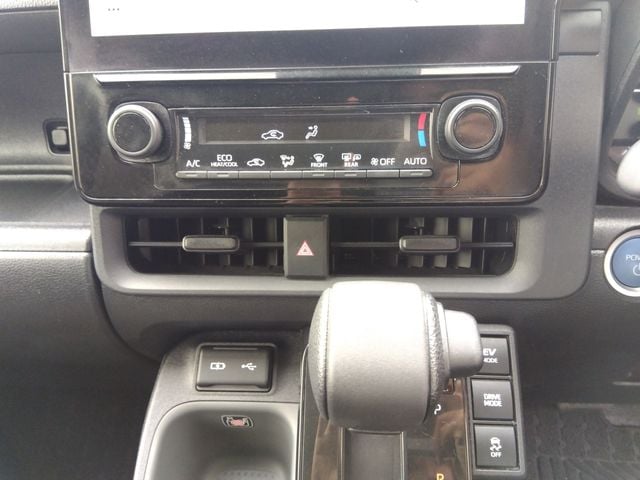 TOYOTA SIENTA HYBRID 2023