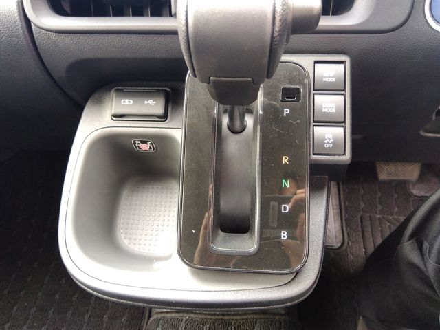 TOYOTA SIENTA HYBRID 2023