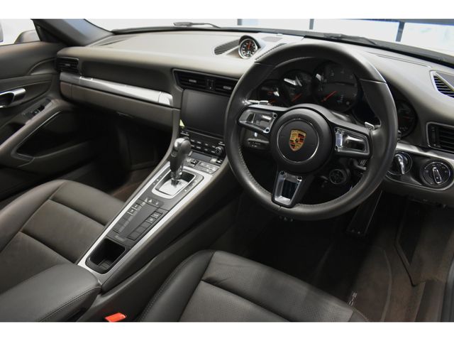 PORSCHE PORSCHE 911 2016