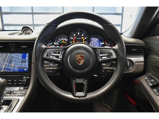 PORSCHE PORSCHE 911 2016