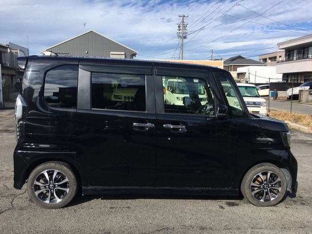 HONDA N BOX CUSTOM 2018