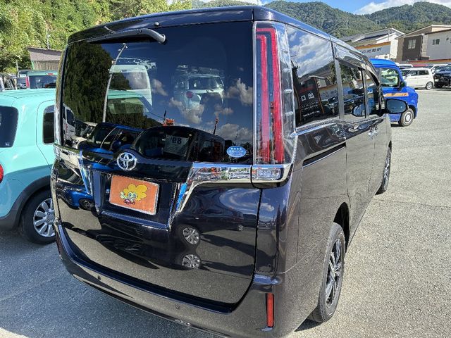 TOYOTA ESQUIRE 4WD 2019