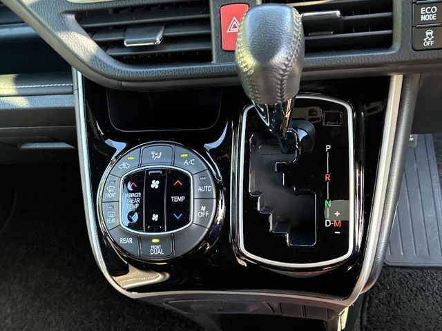 TOYOTA ESQUIRE 4WD 2019