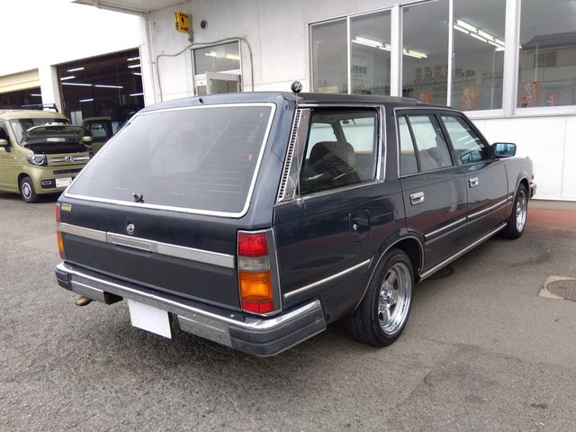 NISSAN GLORIA wagon 1989