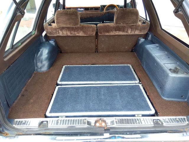 NISSAN GLORIA wagon 1989