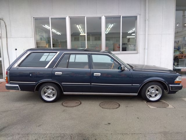 NISSAN GLORIA wagon 1989