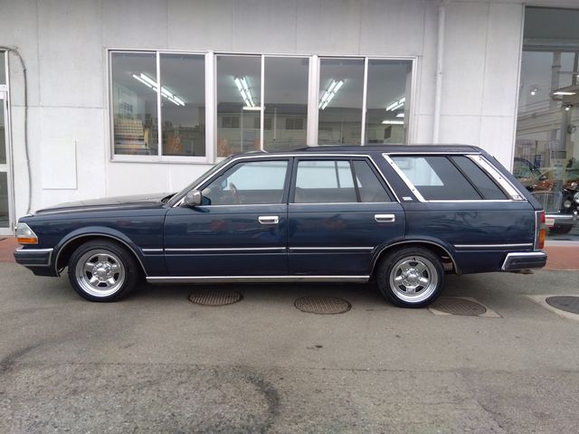 NISSAN GLORIA wagon 1989