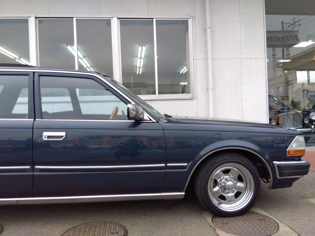 NISSAN GLORIA wagon 1989