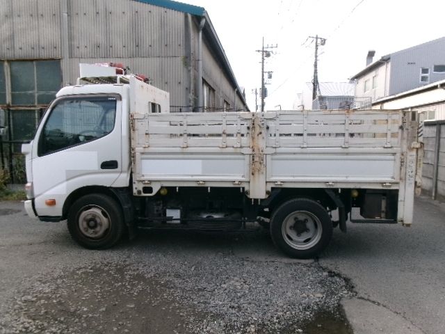 HINO DUTRO 2015