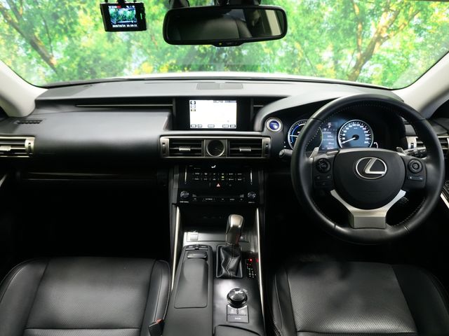 TOYOTA LEXUS IS300h 2014