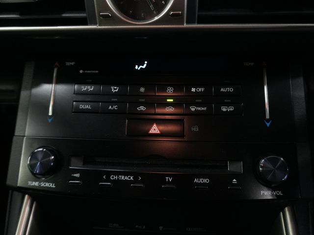 TOYOTA LEXUS IS300h 2014