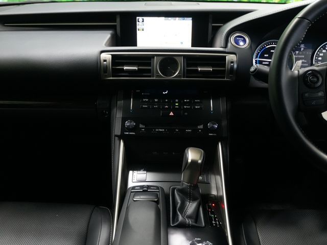 TOYOTA LEXUS IS300h 2014