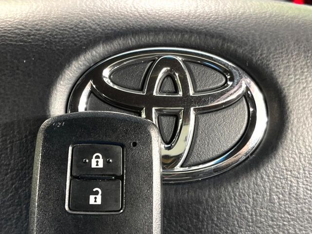 TOYOTA HARRIER 4WD 2015