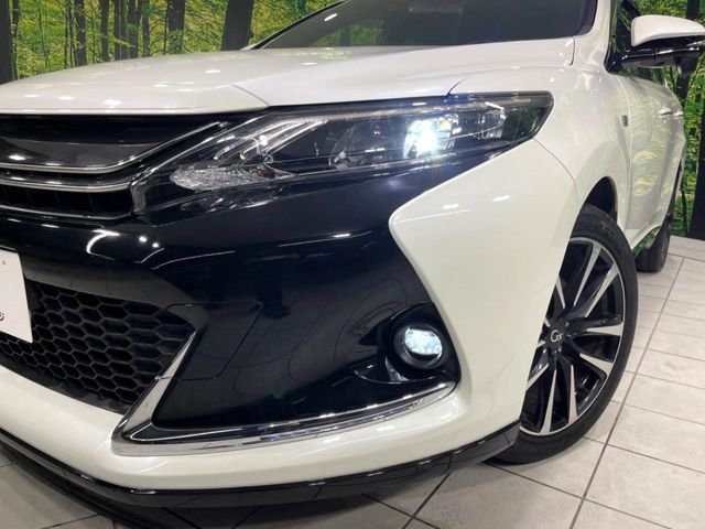 TOYOTA HARRIER 4WD 2015