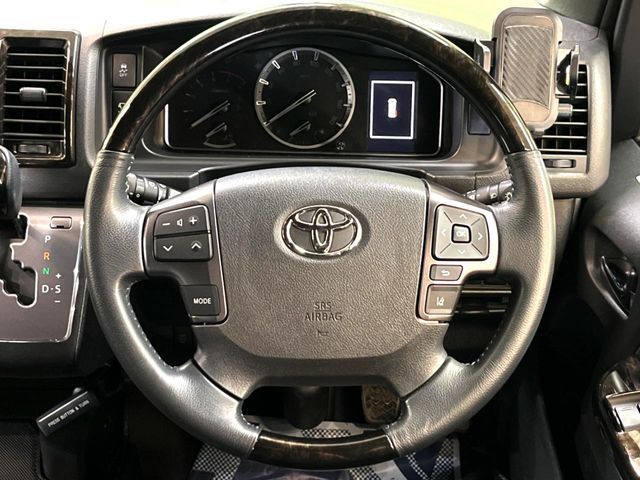 TOYOTA HIACE van 4WD 2021