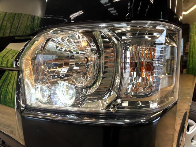 TOYOTA HIACE van 4WD 2021