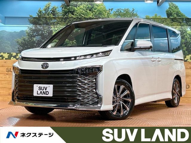 TOYOTA VOXY HYBRID 2025