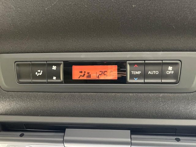 TOYOTA VOXY HYBRID 2019