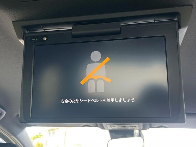 TOYOTA VOXY HYBRID 2019