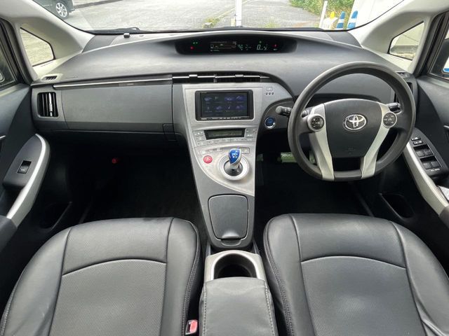 TOYOTA PRIUS 2014